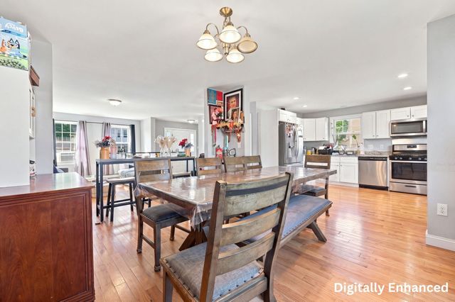 9 Mcguigan Circle, Lowell, MA 01852