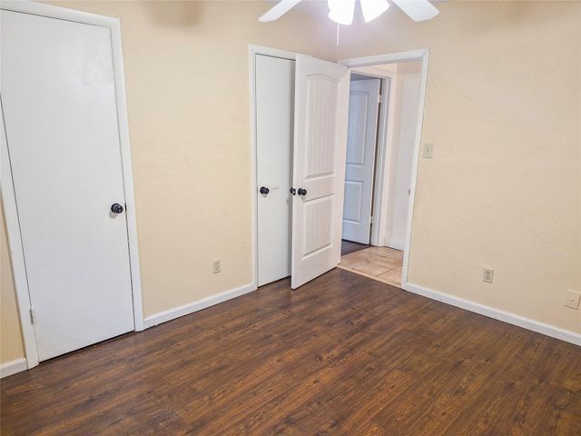 518 Walnut Street, Lake Jackson, TX 77566