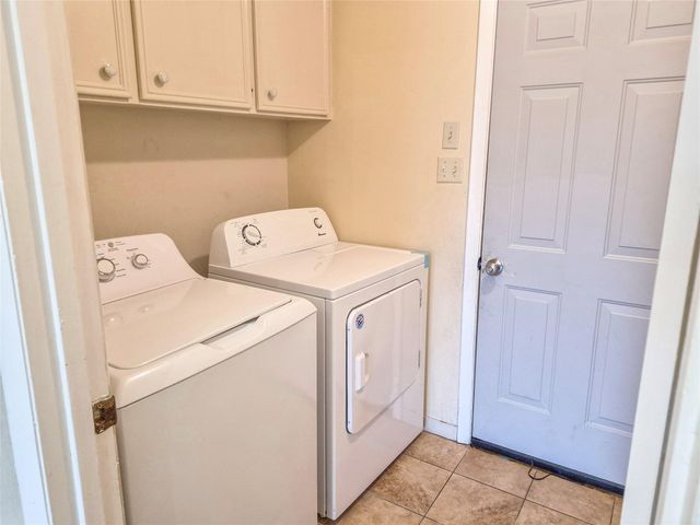 518 Walnut Street, Lake Jackson, TX 77566