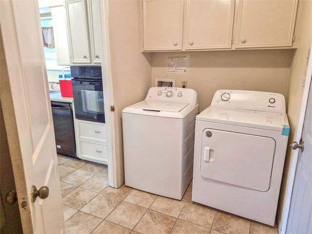518 Walnut Street, Lake Jackson, TX 77566
