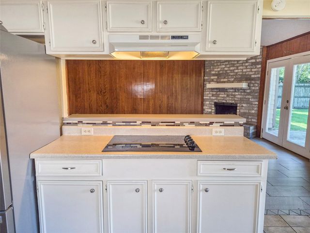 518 Walnut Street, Lake Jackson, TX 77566