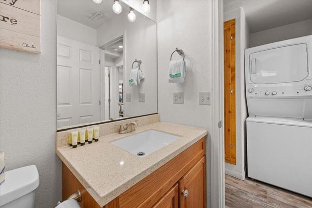 109 E Country Club Boulevard, Big Bear, CA 92314