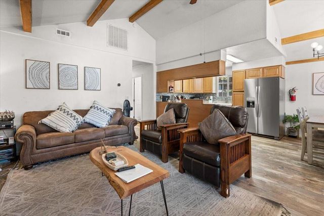 109 E Country Club Boulevard, Big Bear, CA 92314