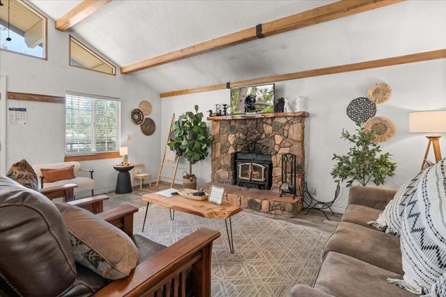 109 E Country Club Boulevard, Big Bear, CA 92314