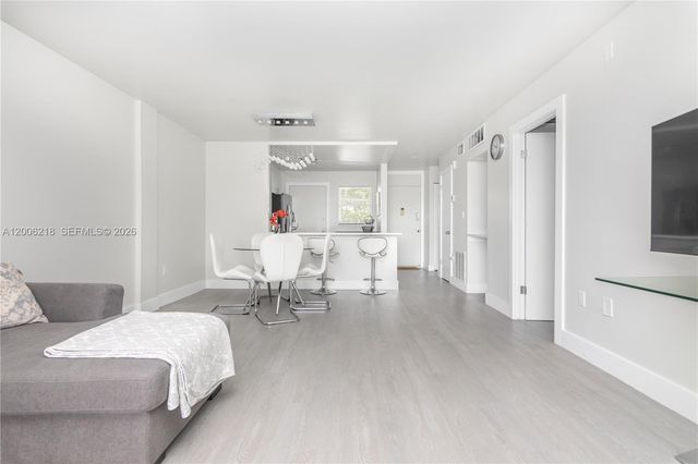 3600 NE 170th St 308, North Miami Beach, FL 33160