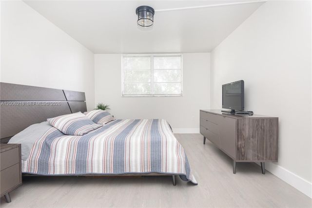 3600 NE 170th St 308, North Miami Beach, FL 33160