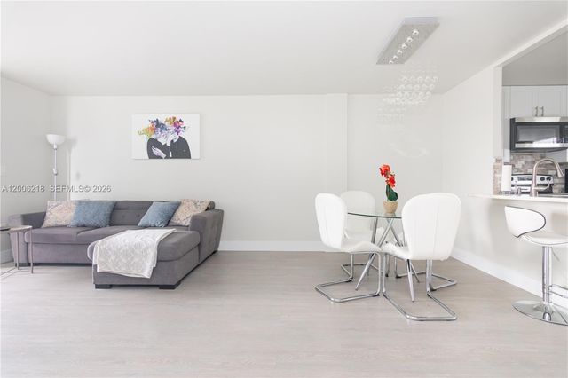 3600 NE 170th St 308, North Miami Beach, FL 33160