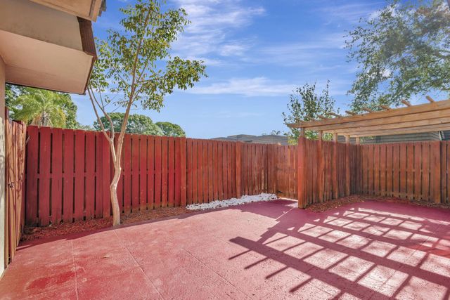 1621 16th Lane, Palm Beach Gardens, FL 33418