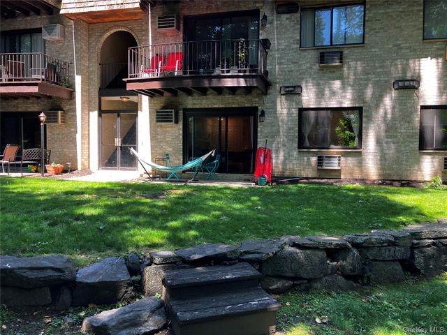 555 Central Park Avenue 114, Scarsdale, NY 10583