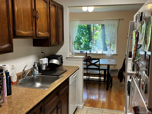 555 Central Park Avenue 114, Scarsdale, NY 10583