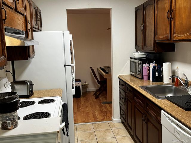 555 Central Park Avenue 114, Scarsdale, NY 10583