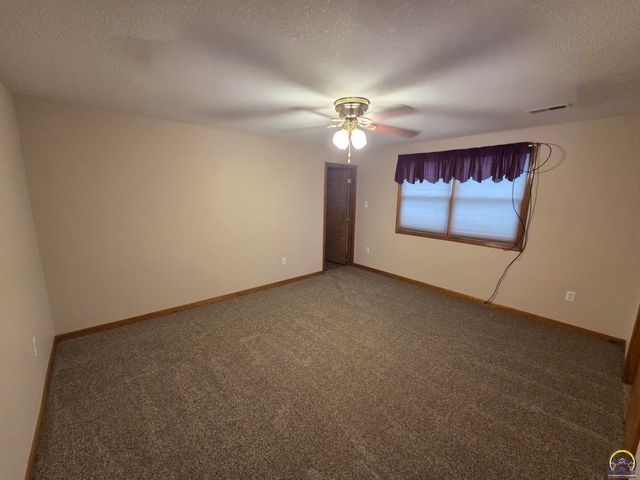 712 Idaho AVE, Holton, KS 66436