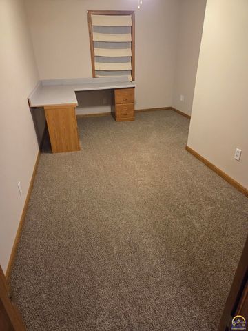 712 Idaho AVE, Holton, KS 66436