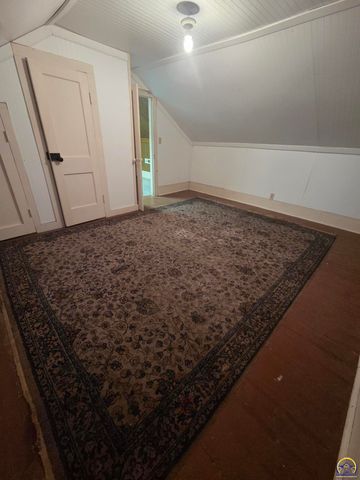 712 Idaho AVE, Holton, KS 66436