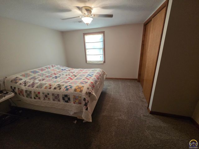 712 Idaho AVE, Holton, KS 66436