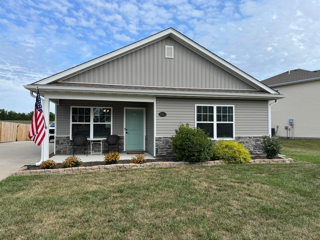 7923 N GLEN MEADOW DR, Columbia, MO 65202