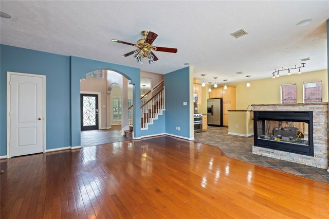 3124 Sand Shadow Drive, League City, TX 77573