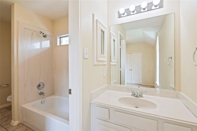 3124 Sand Shadow Drive, League City, TX 77573
