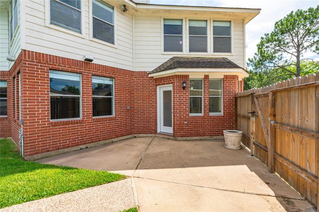 3124 Sand Shadow Drive, League City, TX 77573