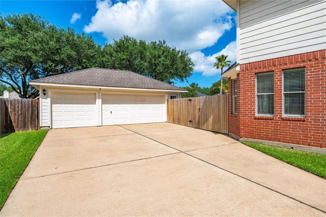 3124 Sand Shadow Drive, League City, TX 77573