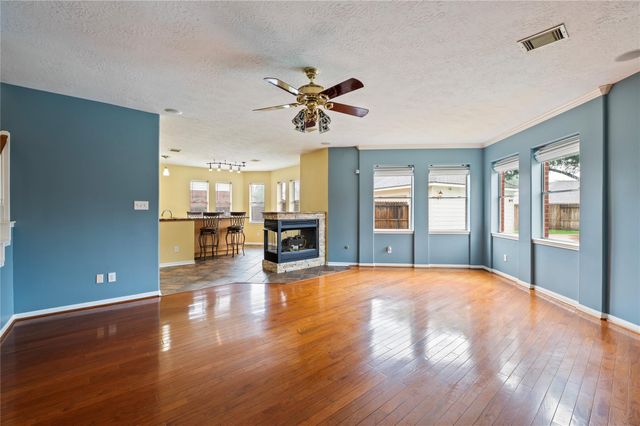 3124 Sand Shadow Drive, League City, TX 77573