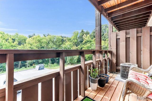 1465 Heritage Landing 207, St Charles, MO 63303