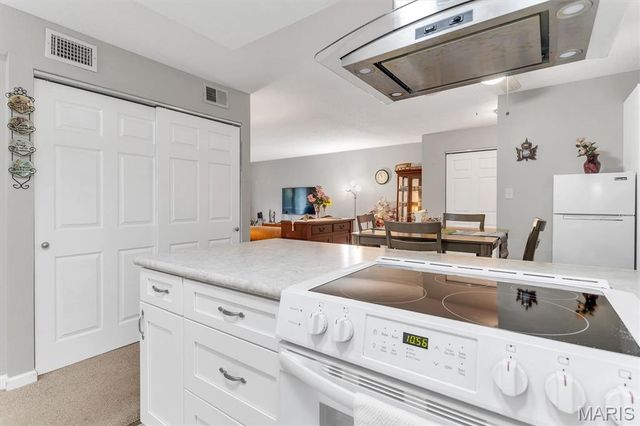 1465 Heritage Landing 207, St Charles, MO 63303