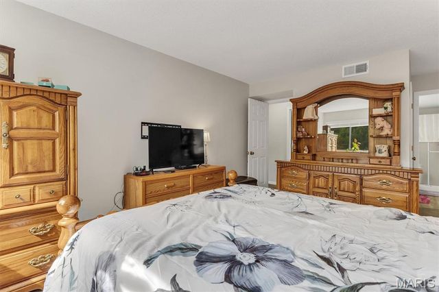 1465 Heritage Landing 207, St Charles, MO 63303