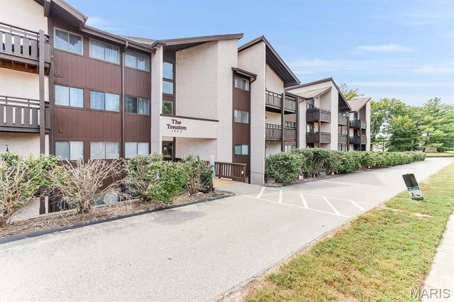 1465 Heritage Landing 207, St Charles, MO 63303