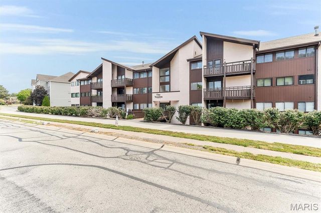 1465 Heritage Landing 207, St Charles, MO 63303