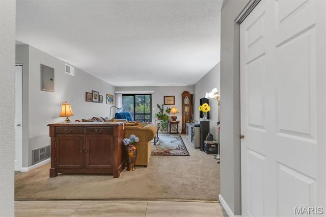 1465 Heritage Landing 207, St Charles, MO 63303