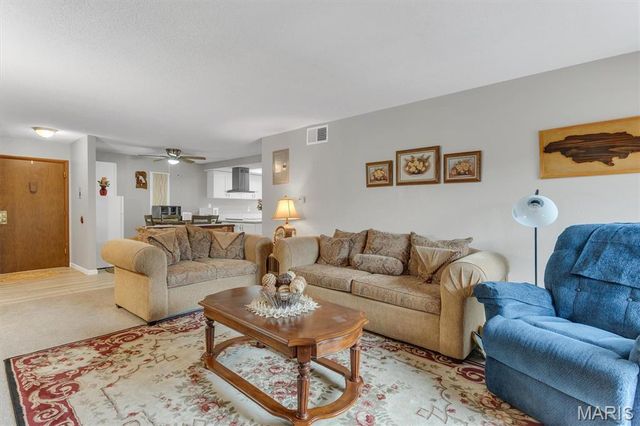 1465 Heritage Landing 207, St Charles, MO 63303