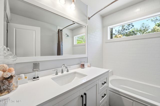 6221 Navigator Way, Southport, NC 28461