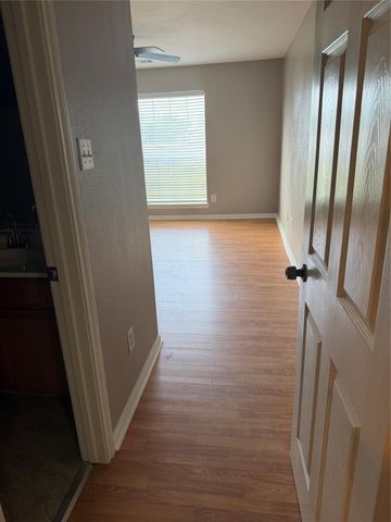3922 Davenport Street A, Houston, TX 77051