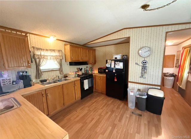 132 North Montgomery Street C11, Walden, NY 12586