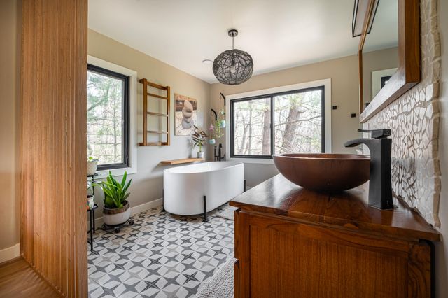 20 Crest Drive, Dune Acres, IN 46304