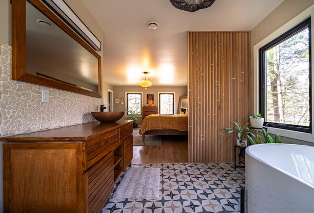 20 Crest Drive, Dune Acres, IN 46304