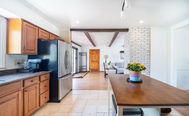 20 Crest Drive, Dune Acres, IN 46304