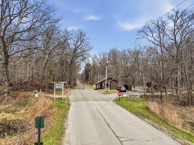 20 Crest Drive, Dune Acres, IN 46304