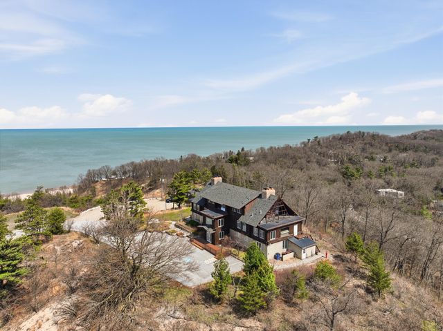 20 Crest Drive, Dune Acres, IN 46304