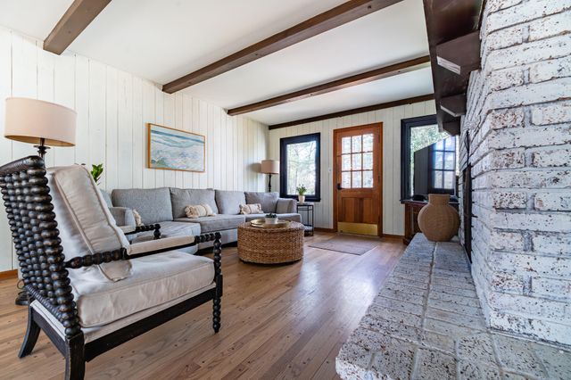20 Crest Drive, Dune Acres, IN 46304