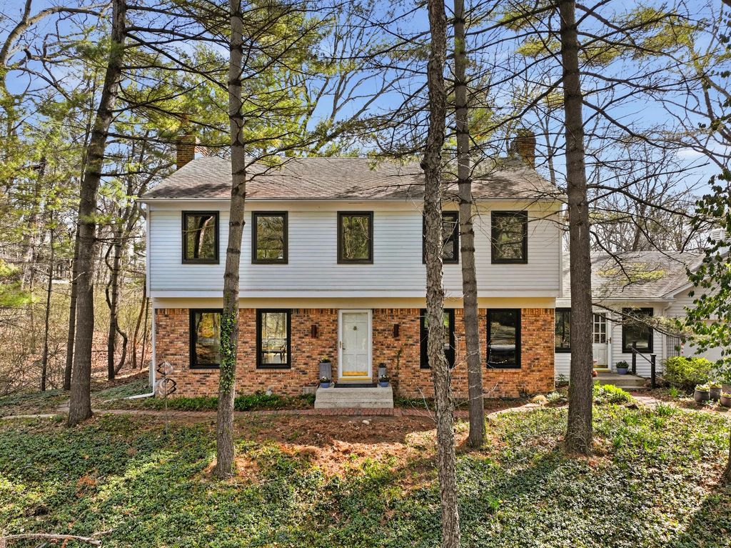 20 Crest Drive, Dune Acres, IN 46304