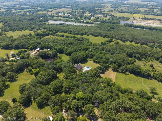 1415 Thomas Hill, Alma, AR 72921
