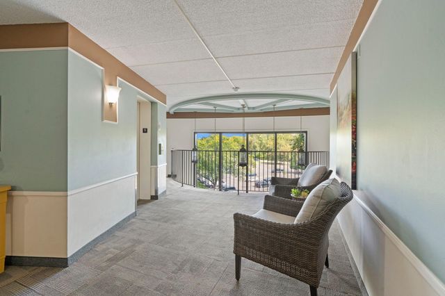 10501 Cedar Lake Road 512, Minnetonka, MN 55305