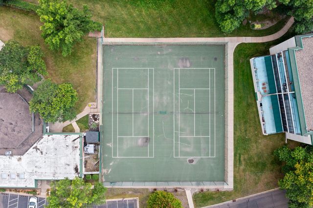10501 Cedar Lake Road 512, Minnetonka, MN 55305
