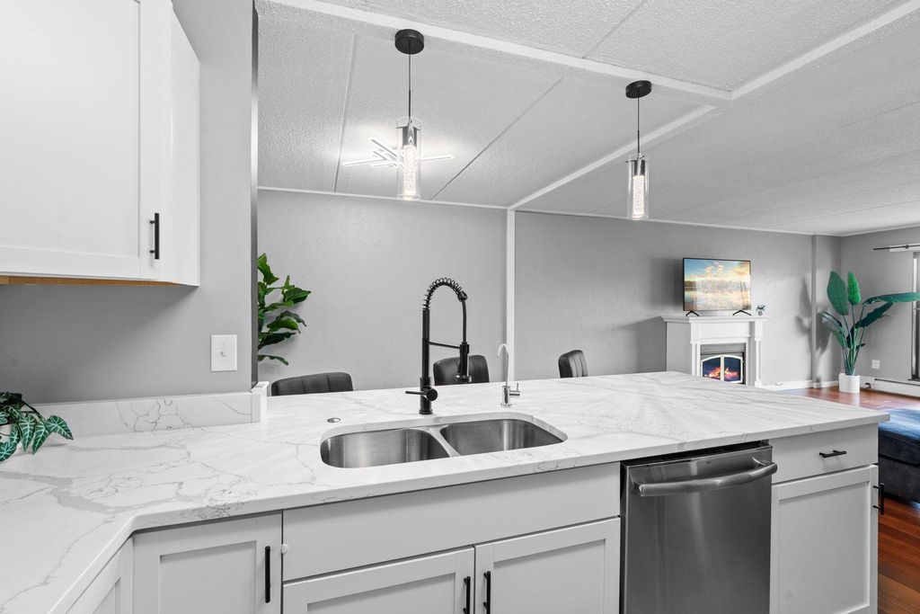 10501 Cedar Lake Road 512, Minnetonka, MN 55305 — photo 5
