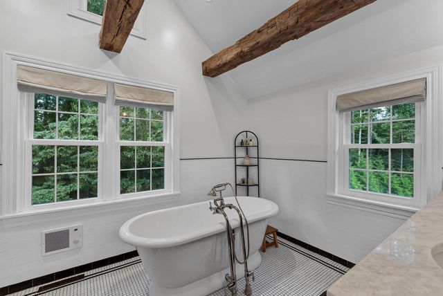 9830 N Otto ROAD, Mequon, WI 53092