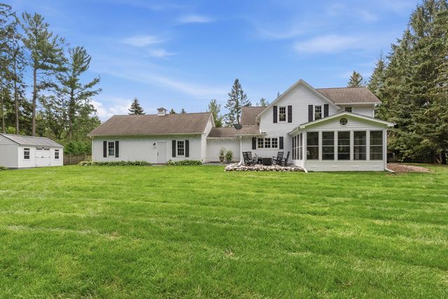 9830 N Otto ROAD, Mequon, WI 53092