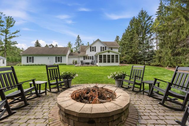 9830 N Otto ROAD, Mequon, WI 53092