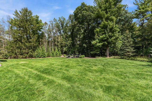 9830 N Otto ROAD, Mequon, WI 53092